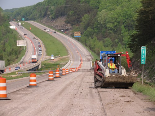 Photo of paving project construction zone on I-64