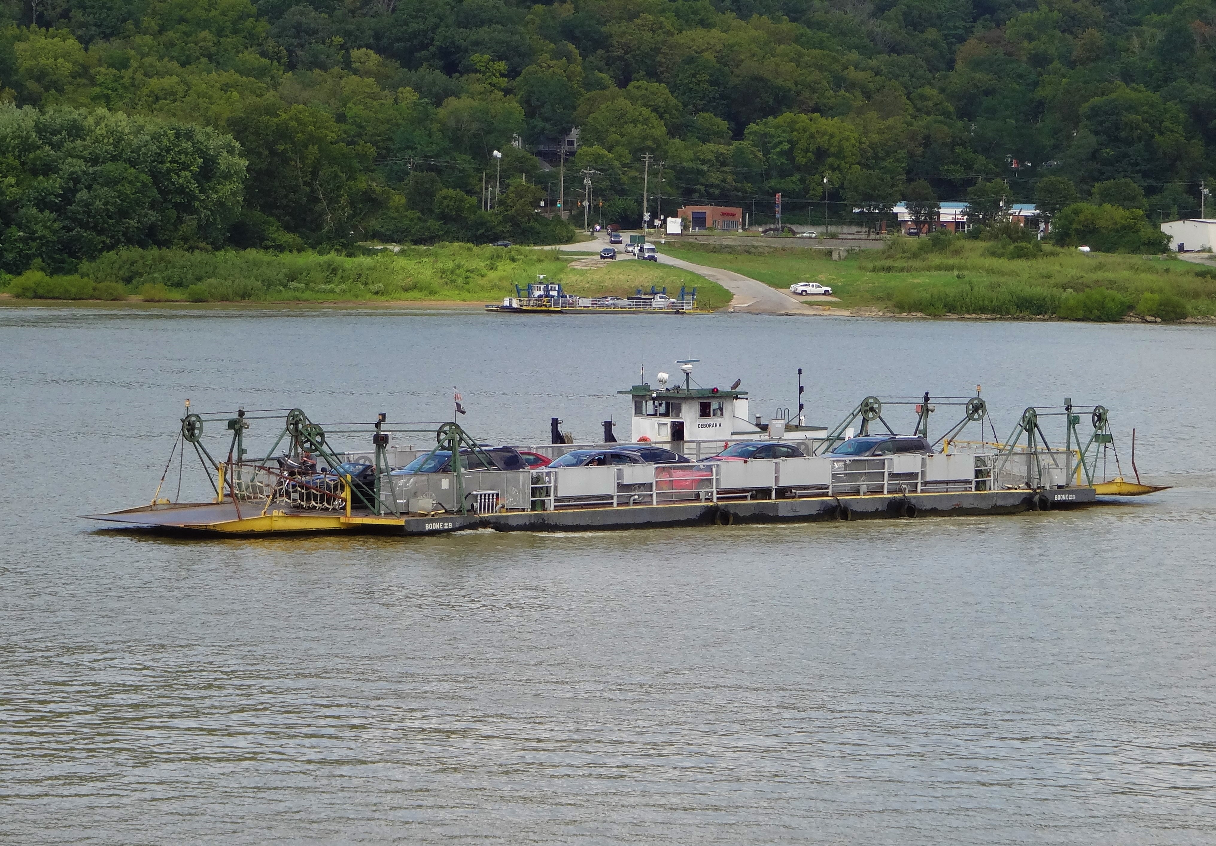 Anderson Ferryboat ferrying vehicles across the Ohio River